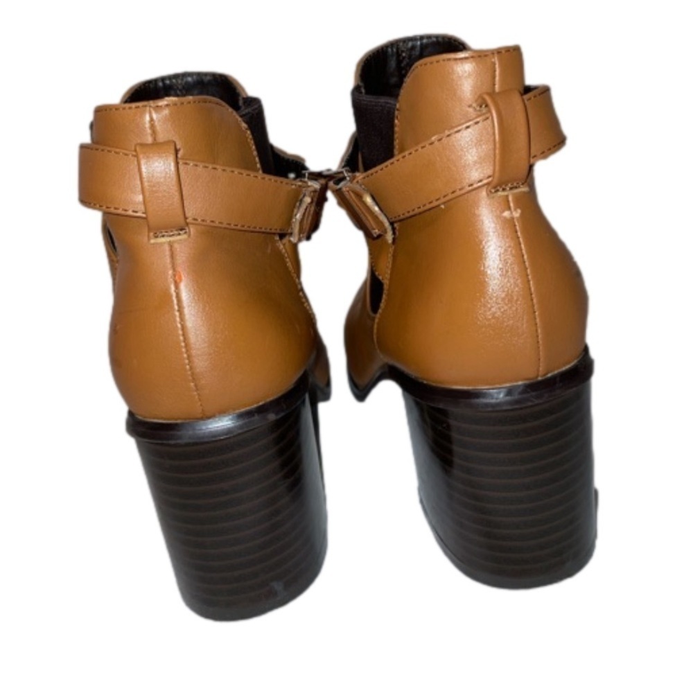 Fantastic BuyForever 21 Brown Faux Leather Bold Accent Buckle Size 9 Tiny Flaw - Picture 6 of 13
